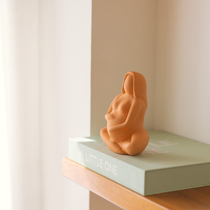 Vase sculptural Femme enceinte en céramique – Oito.Atelier – vue 4