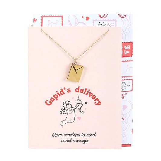 Collar con medallón y carta de amor en la tarjeta de felicitación del Día de San Valentín