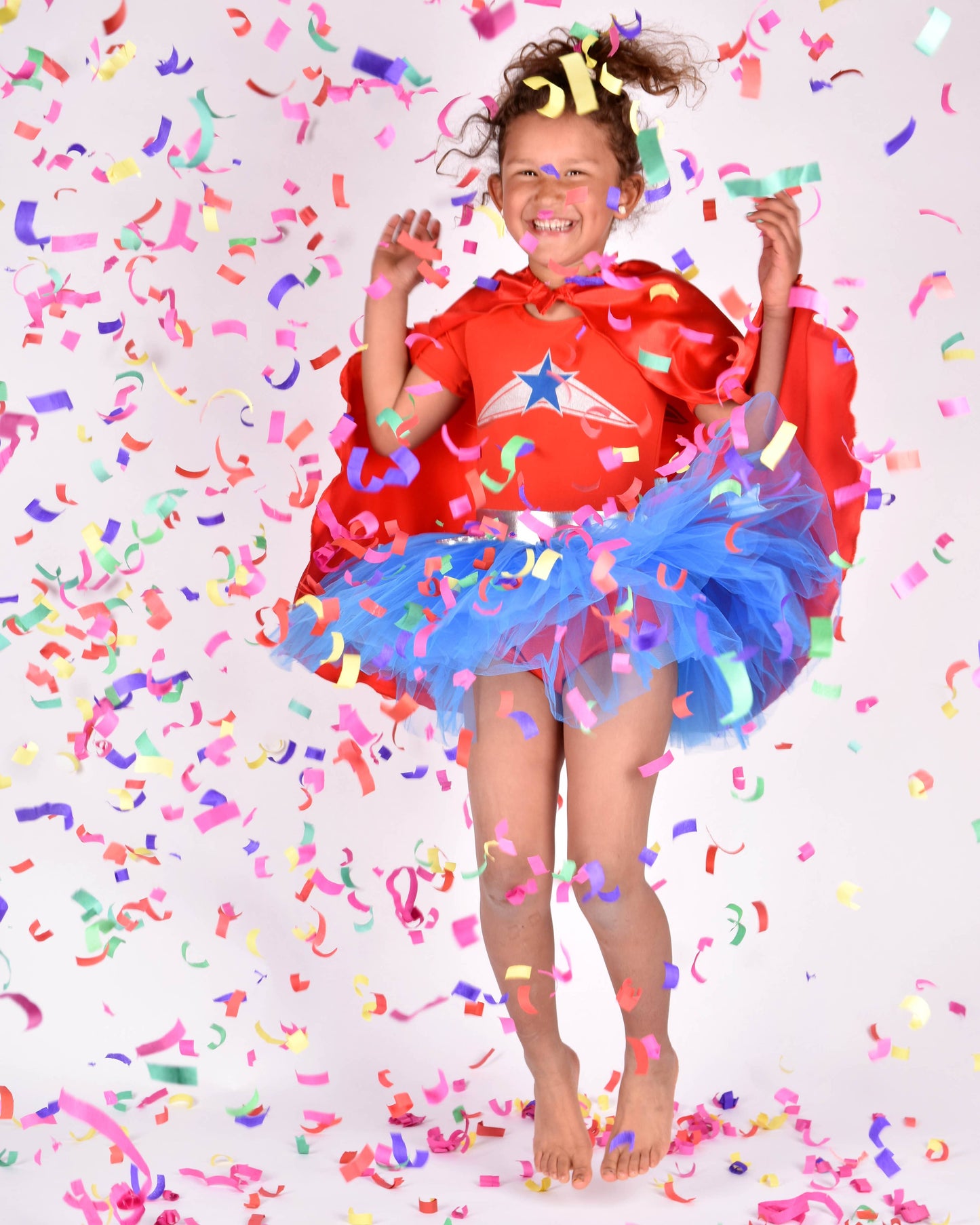 Super Wondergirl avec cape 110-116 cl 4-6 ans