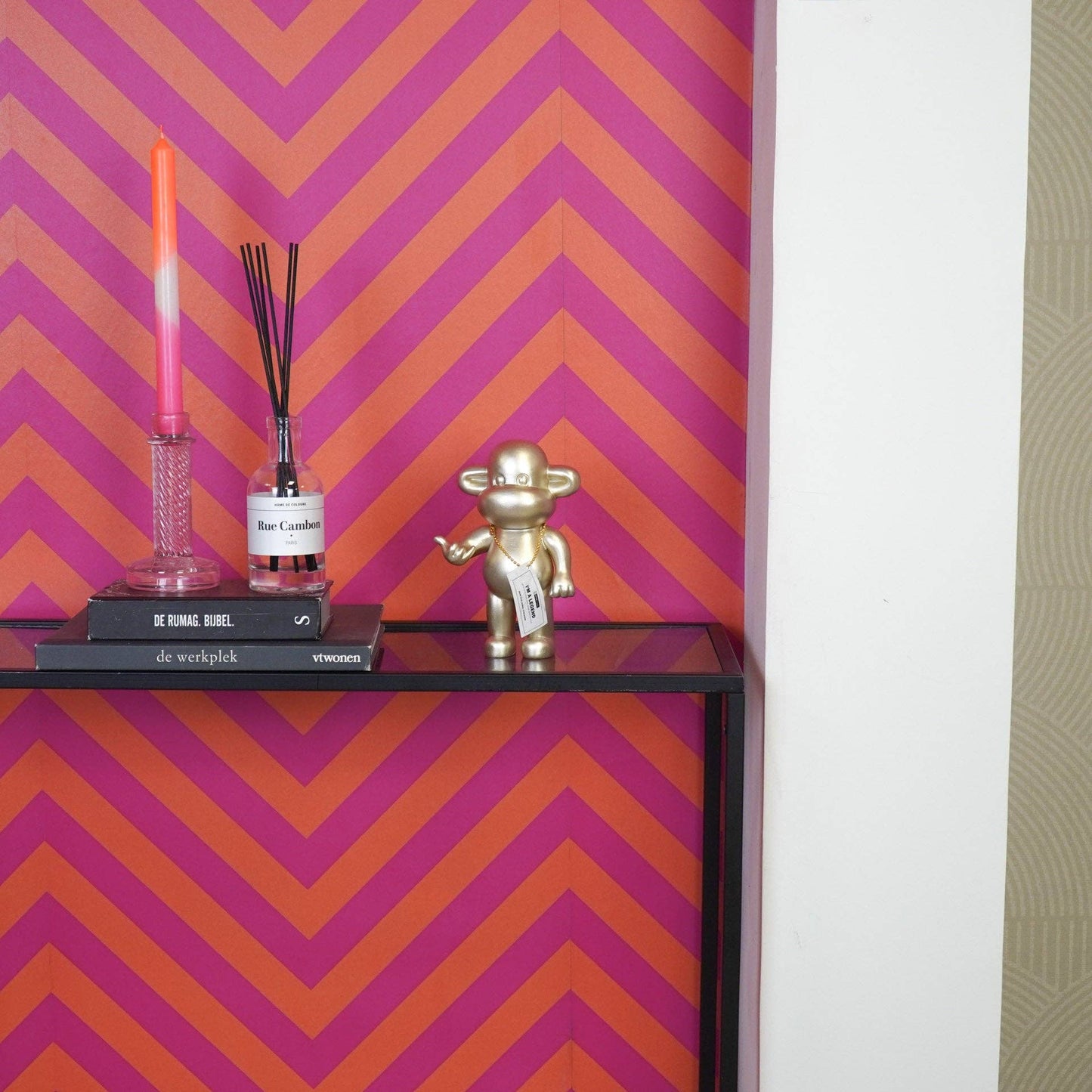 Adorno - Figura colgante de mono suelto 'La Leyenda' - Poliresina - Dorado - 11x7x19cm