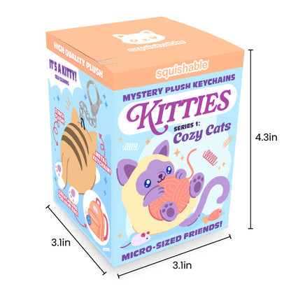 Blind Box Micro Squishable – Cozy Cats Série 1