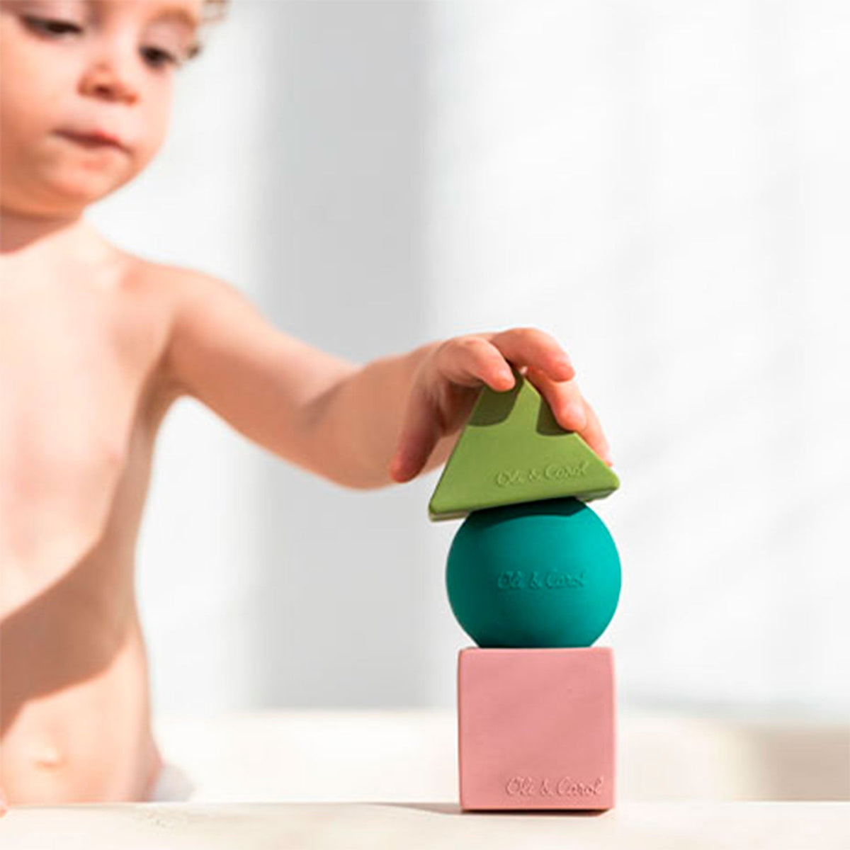 3 formes géométriques couleurs douces – Blocs à empiler bébé – Oli&Carol x Bauhaus Movement