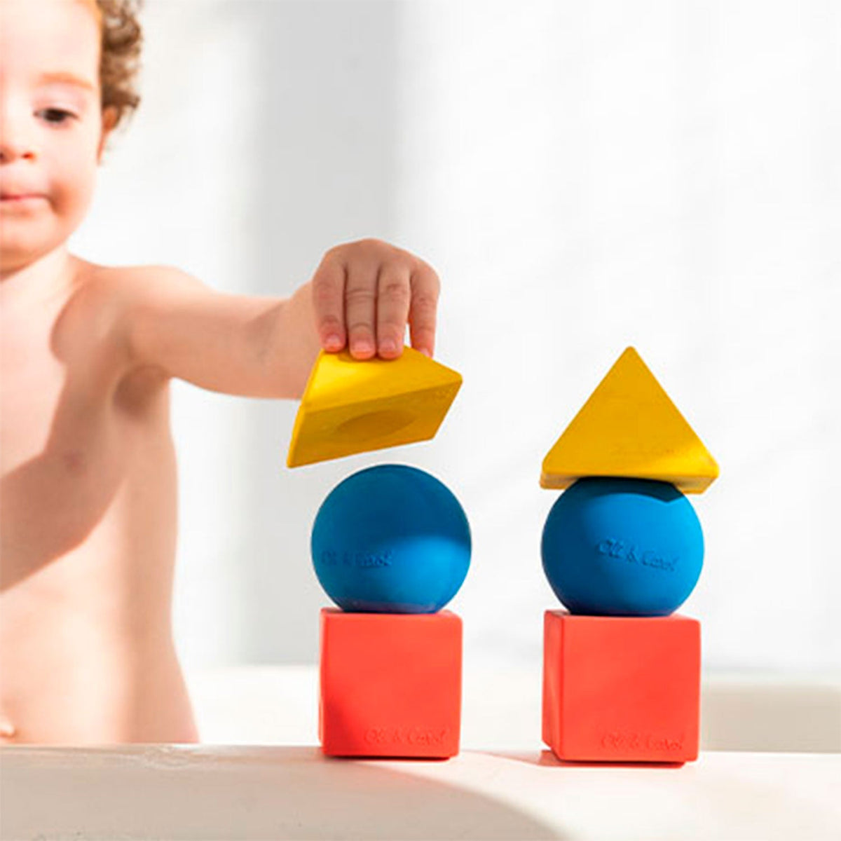 3 formes géométriques couleurs classiques – Blocs à empiler bébé – Oli&Carol x Bauhaus Movement