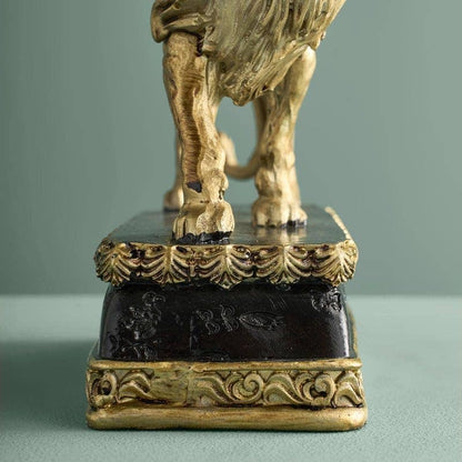 Leeuwenkroonluchter, poly/metaal, 20 x 15 x 37 cm