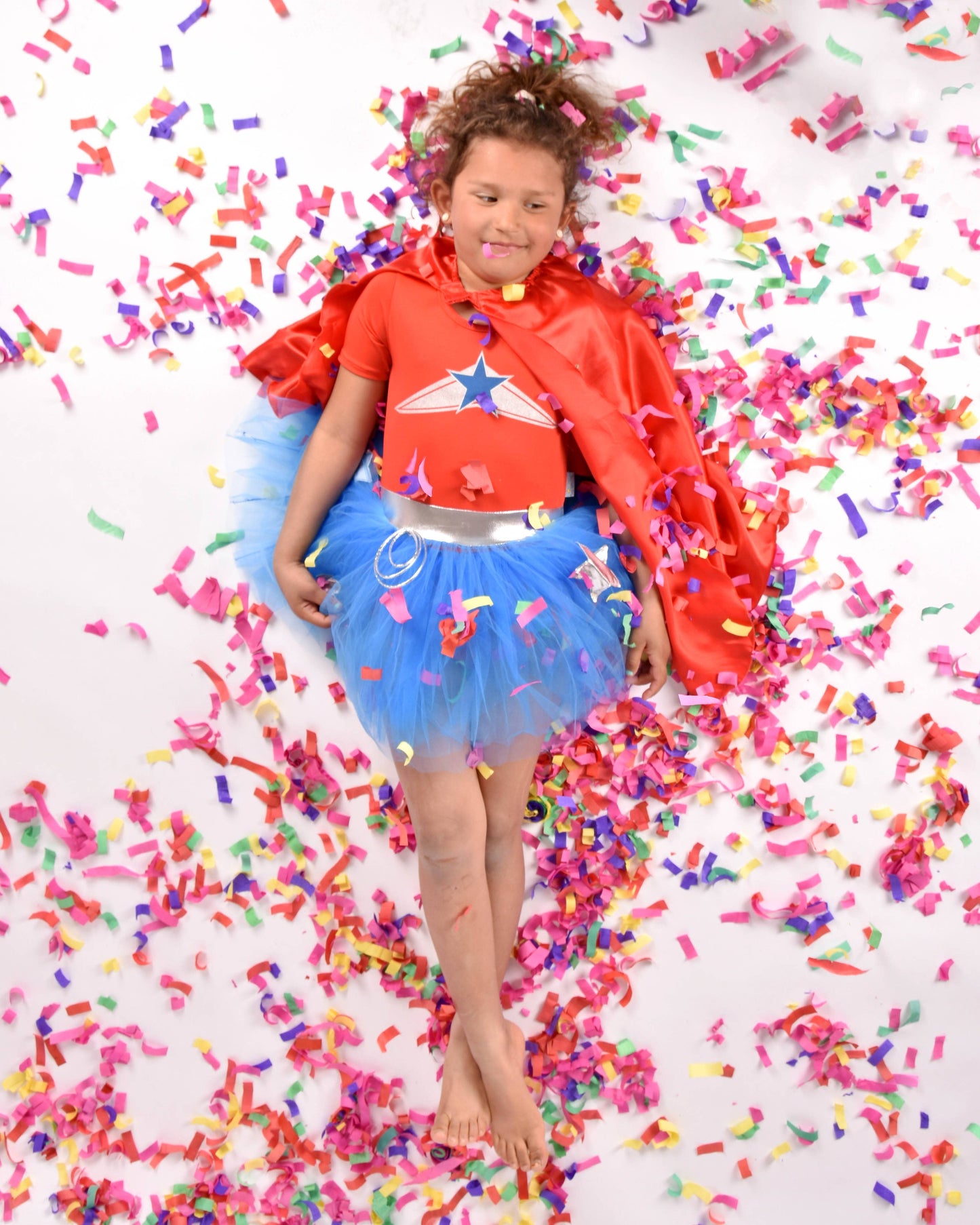 Super Wondergirl avec cape 110-116 cl 4-6 ans