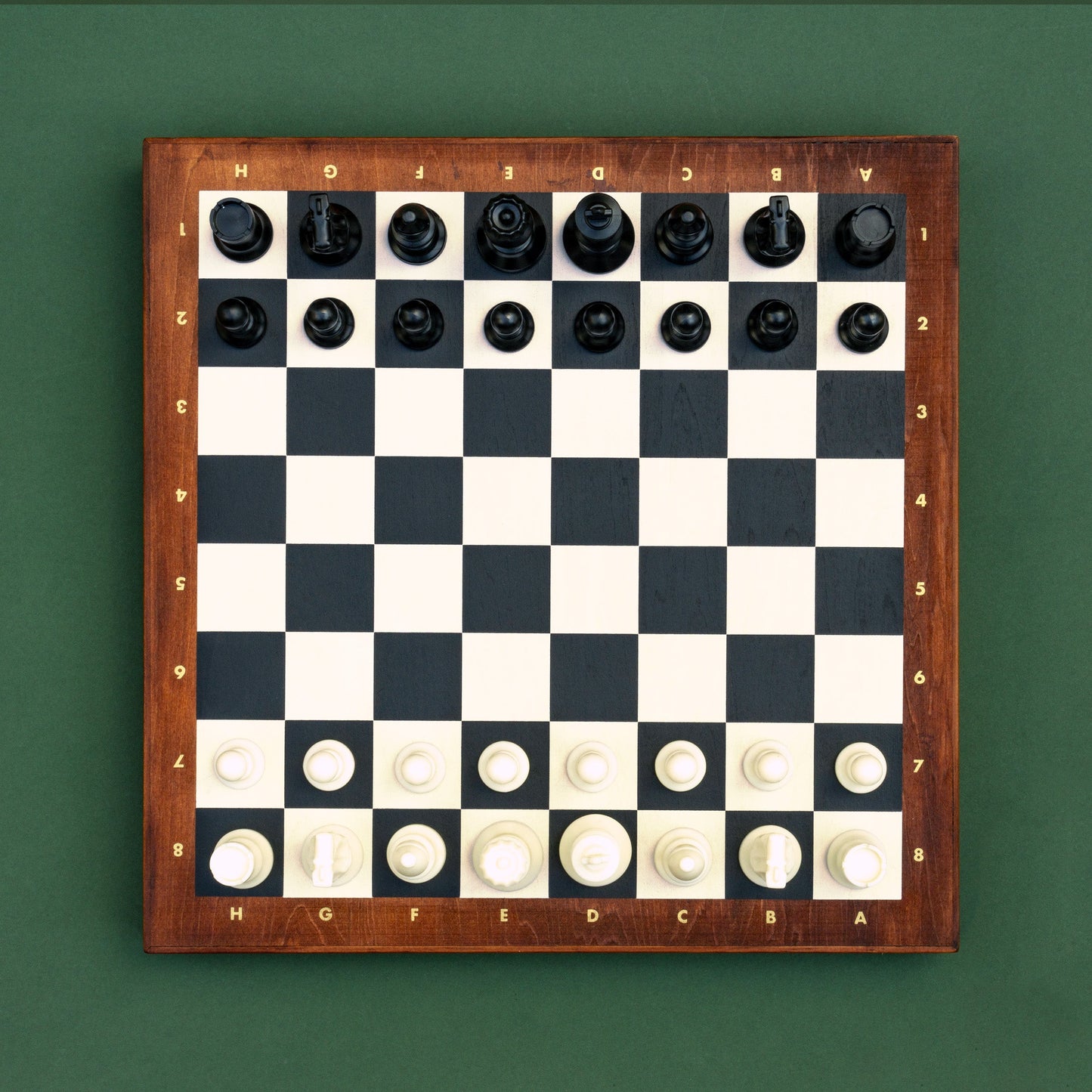 Iron & Glory - Chess Deluxe