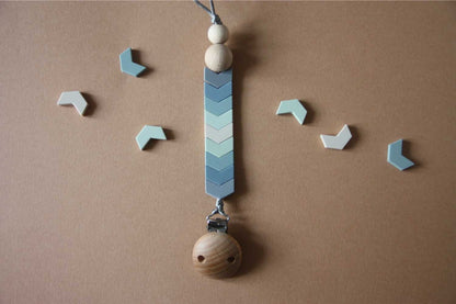 Chevron Schnullerkette aus Silikon Blau