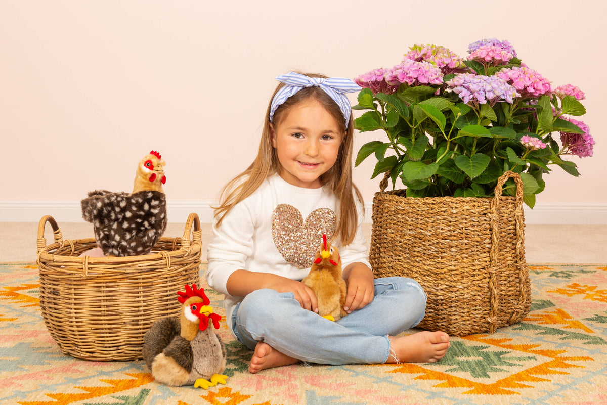 Peluche a forma di pollo in piedi