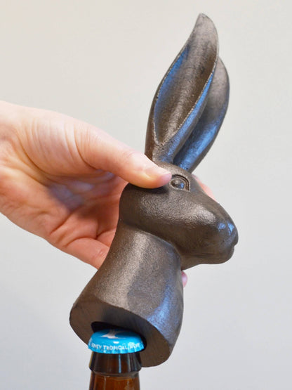 Décapsuleur en fonte en forme de lièvre