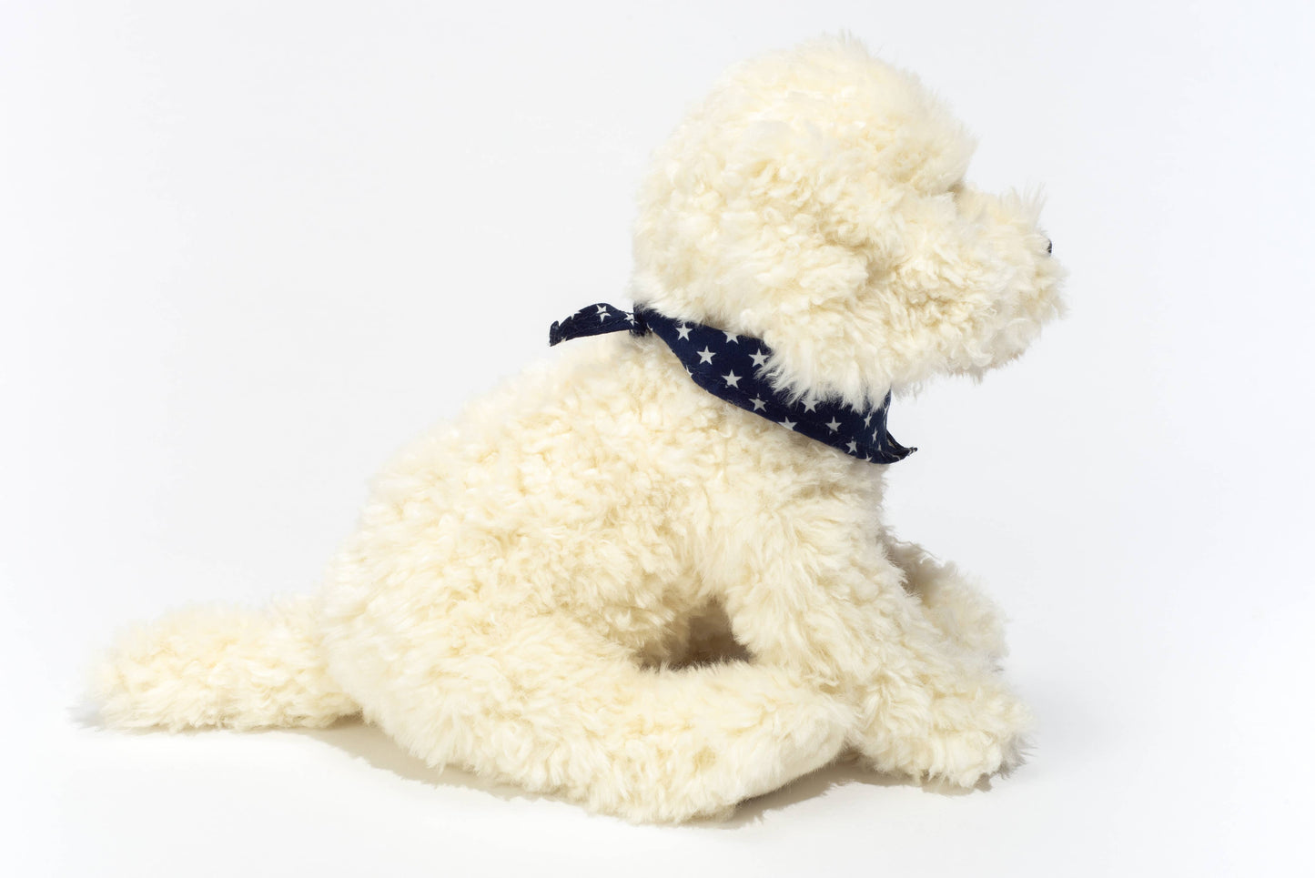 Peluche de labradoodle sentado