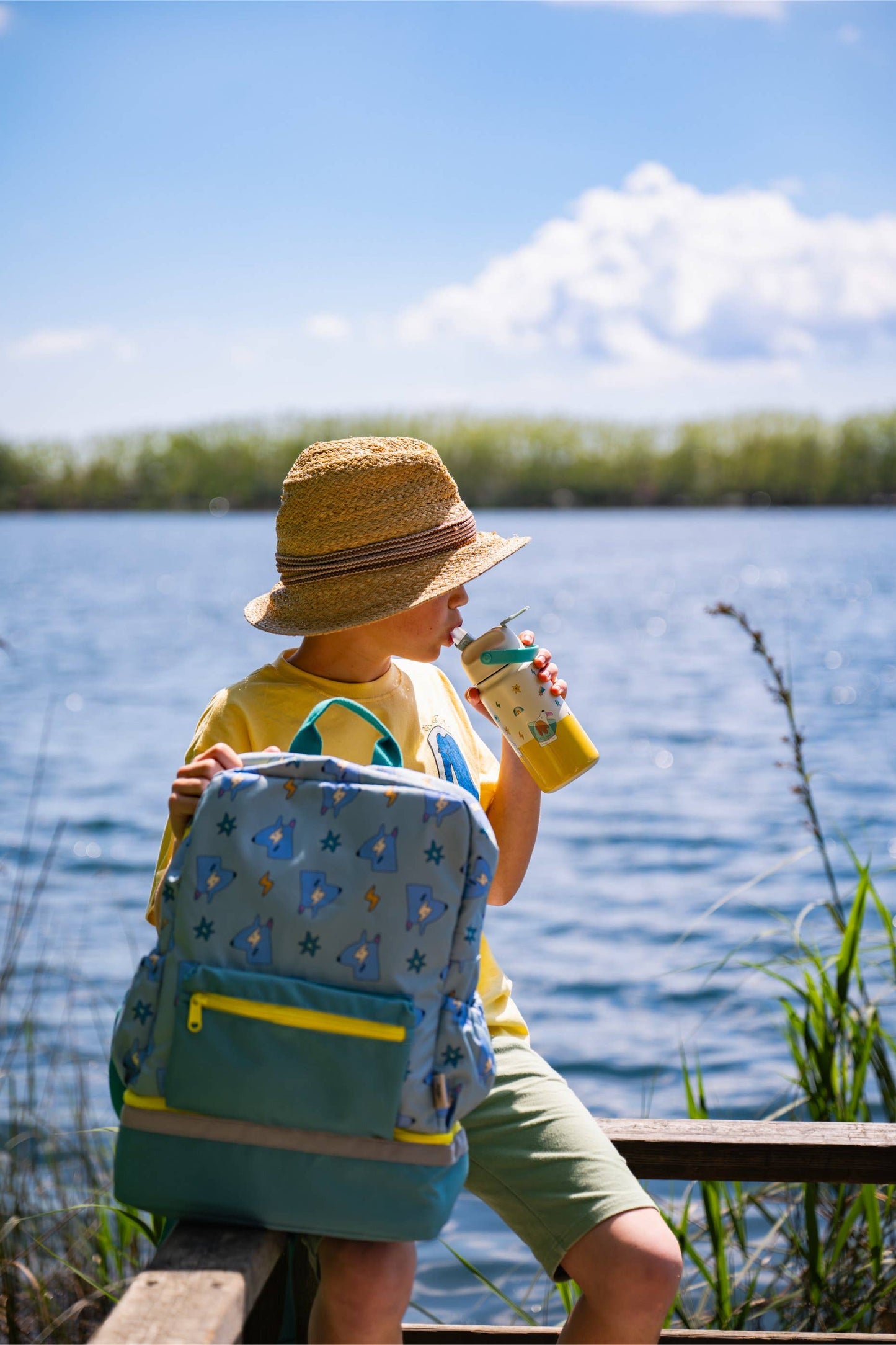 Botella de agua aislada de acero inoxidable para niños con divertido diseño de perro