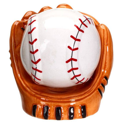 Keramische zout- en peperstrooier in de vorm van een honkbal en een honkbalhandschoen.