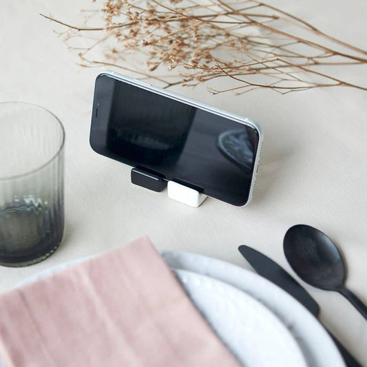 Salt and pepper set, smart holder, ceramic