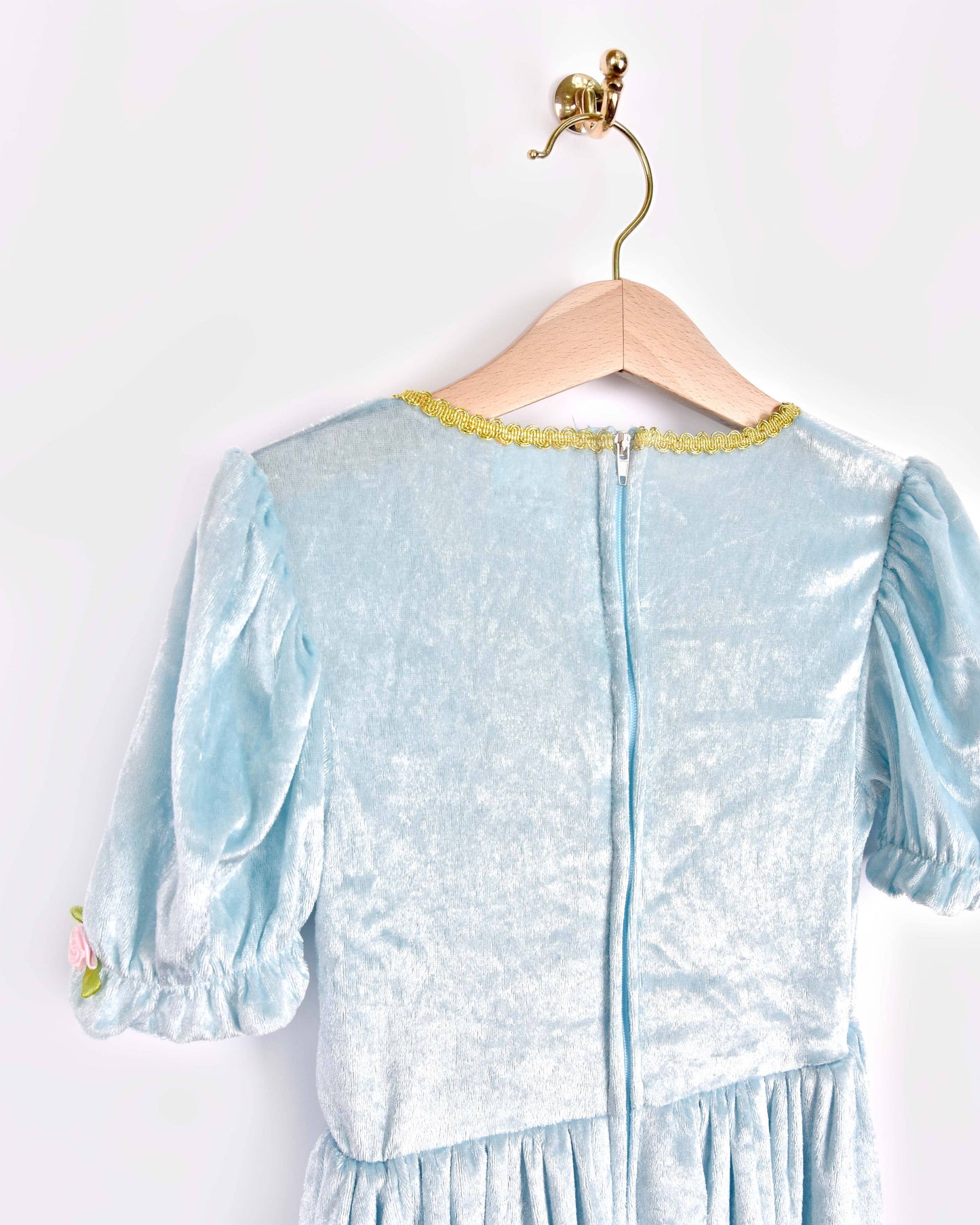 Robe de princesse velours bleu clair taille 122-128 cm 6-8 ans