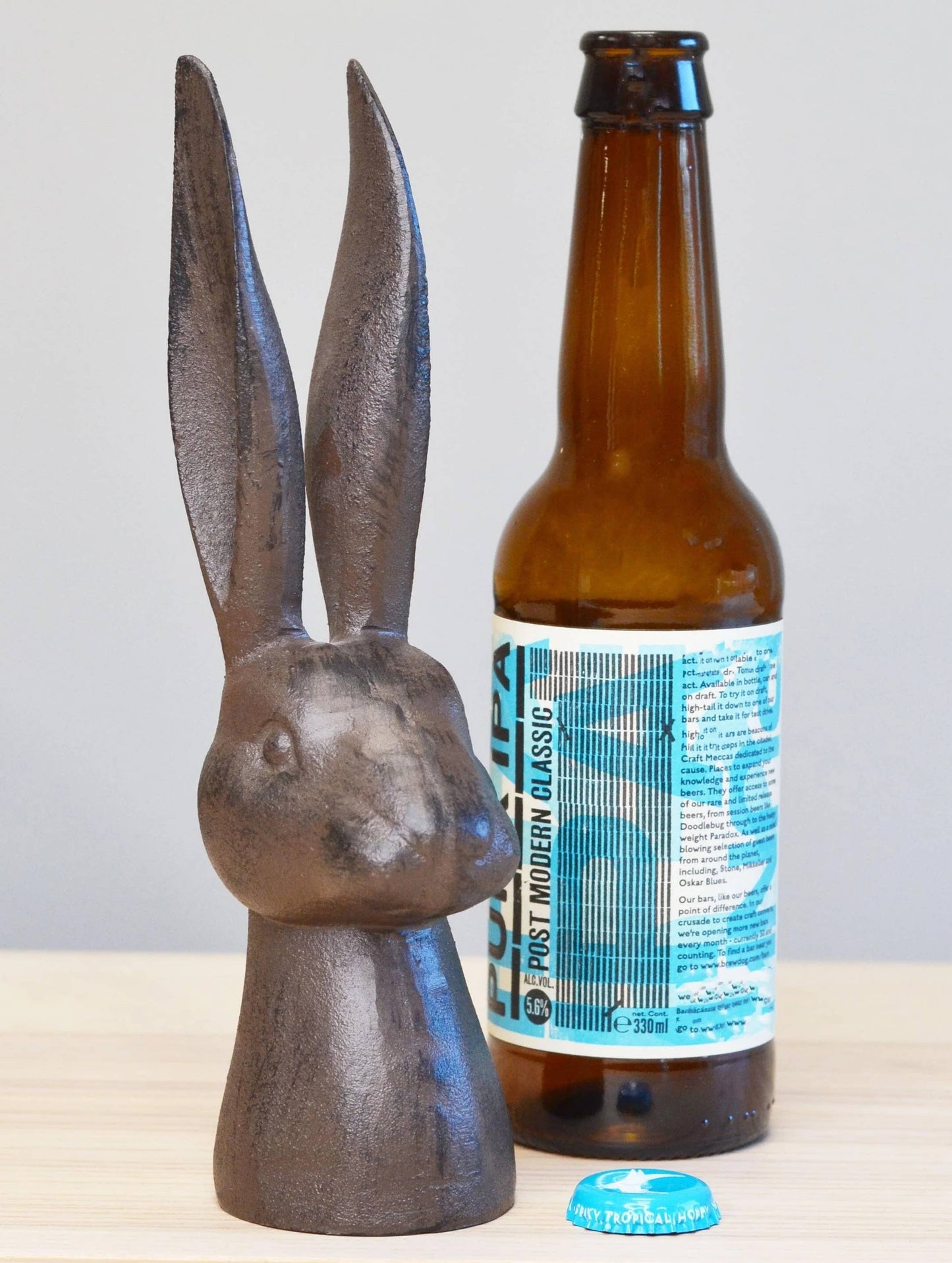 Décapsuleur en fonte en forme de lièvre