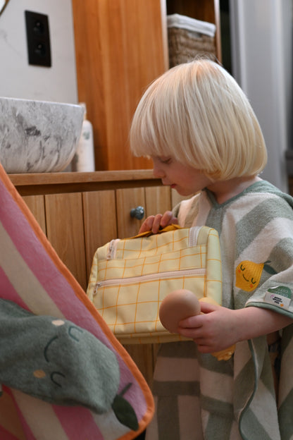 Toiletry Bag rPET Pedro the Pear