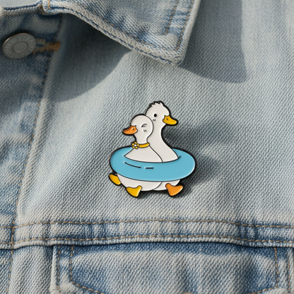 Pins Canards Blancs Bouée