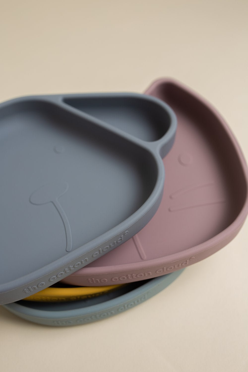 Kinderteller mit Saugfuß aus Silikon Milo Storm Grey