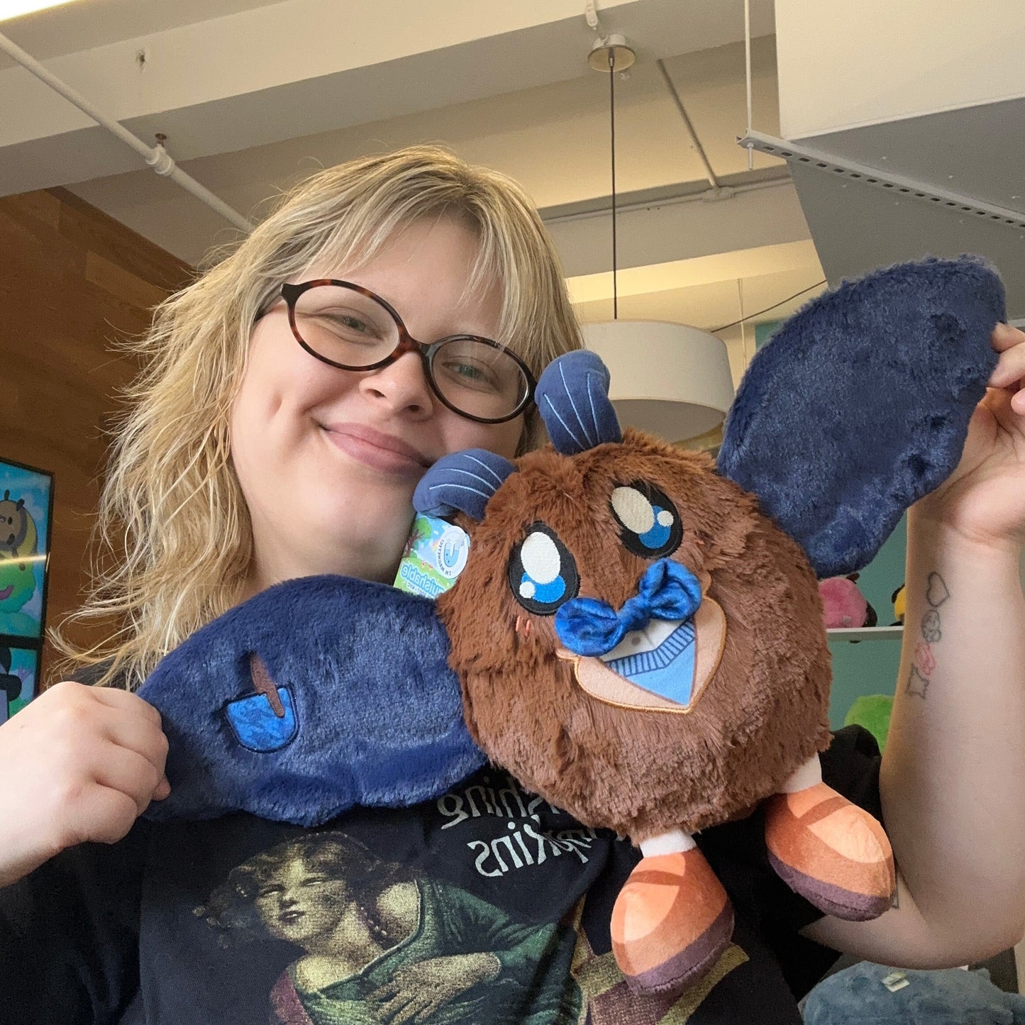 Mini Peluche Squishable – Mothman Academia