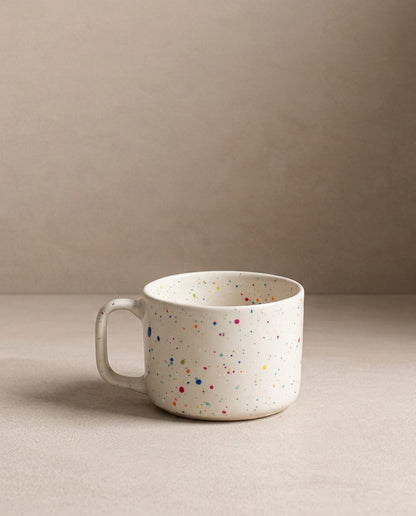 New Party Mug 240ml Blanc – tasse en grès faite main – Egg Back Home