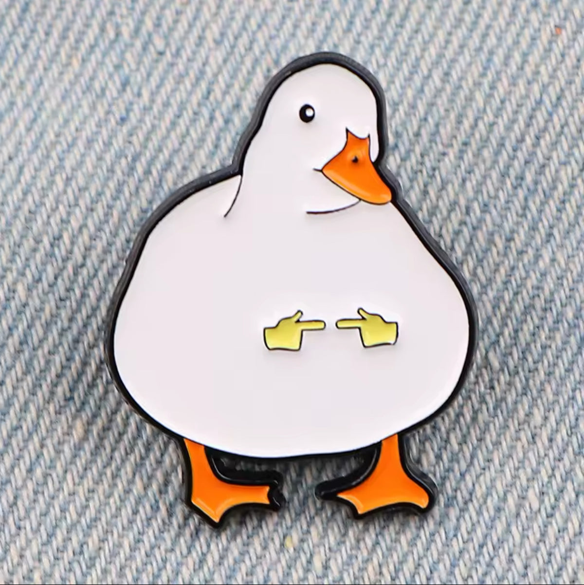 Pin de pato blanco tímido