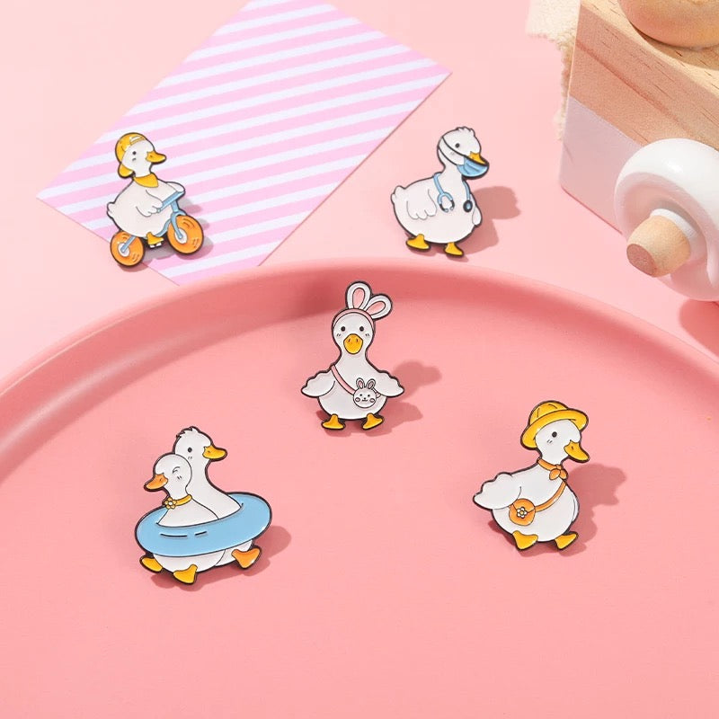 Pin's Canard Blanc Vélo – visuel produit