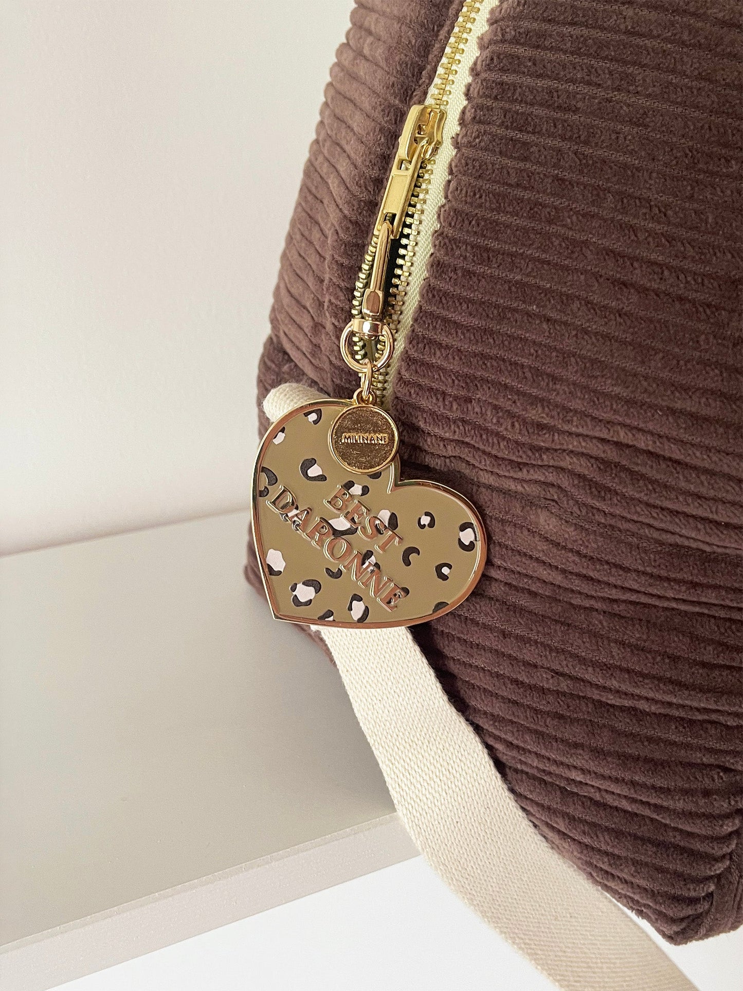 Enameled charm keyring - ZOÉ