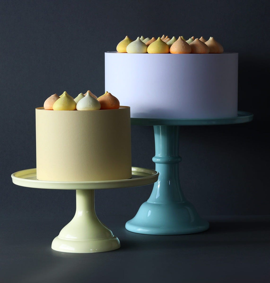 Présentoir à gâteau - grand format - bleu vintage – vue 4 – A Little Lovely Company