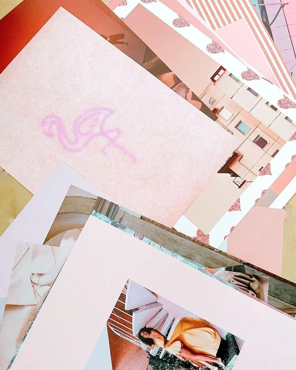 Set of 50 photos - PINK ISLAND