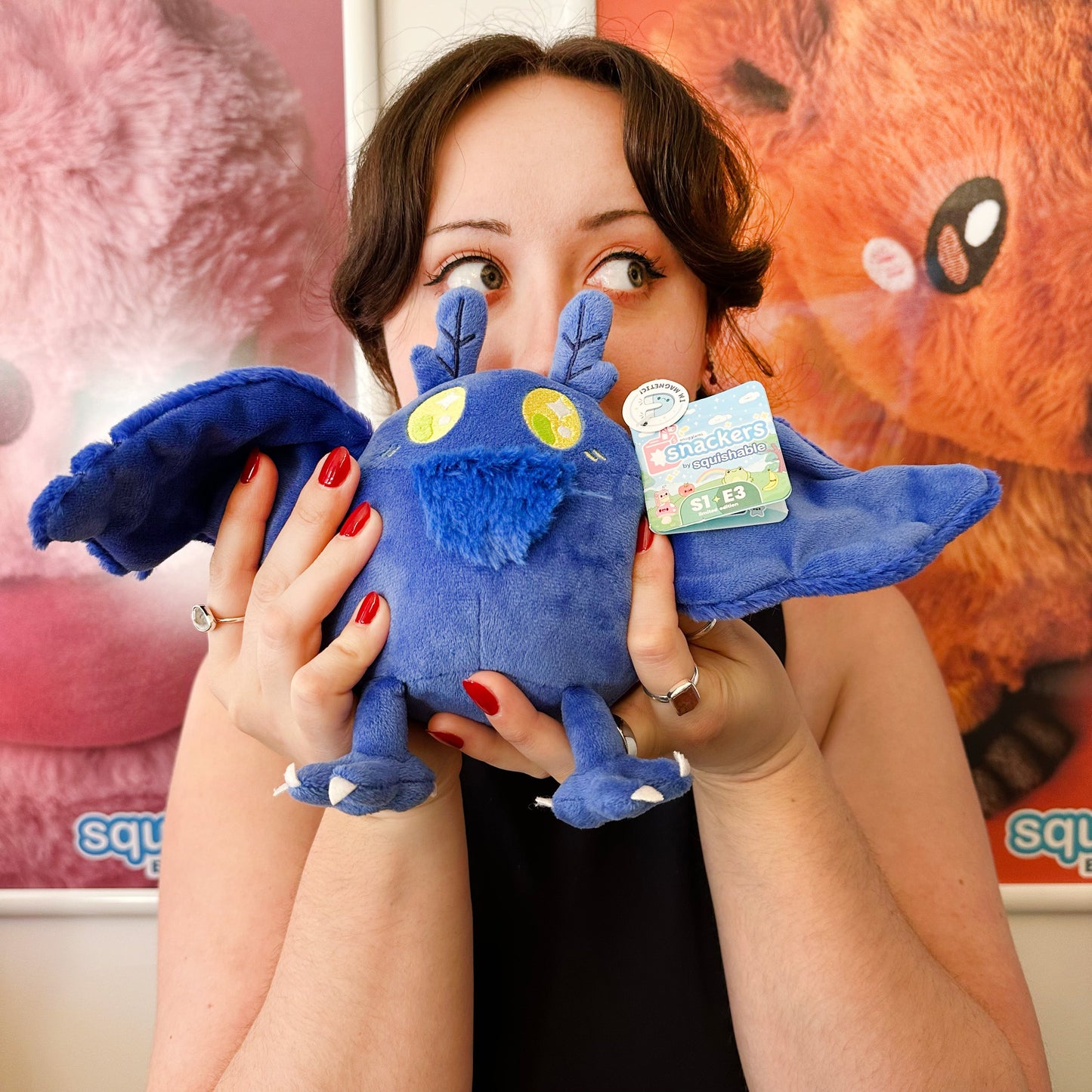 Peluche Snacker Squishable – Mothman Bleu S1E3
