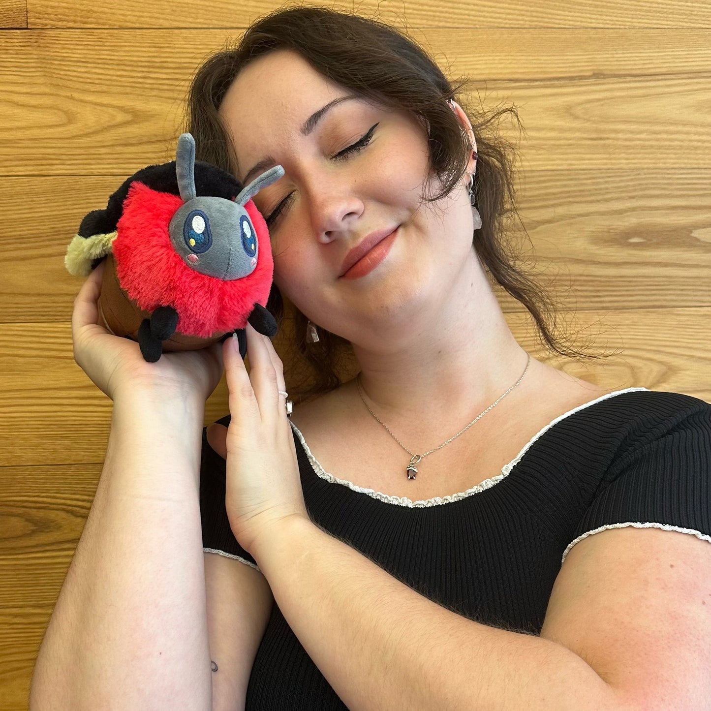 Peluche Snacker Squishable – Luciole S1E4