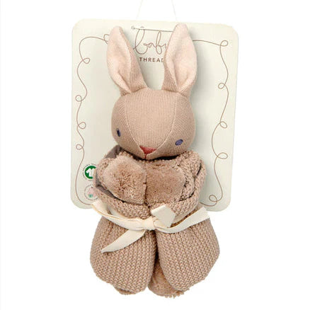 Coelho de peluche cor taupe