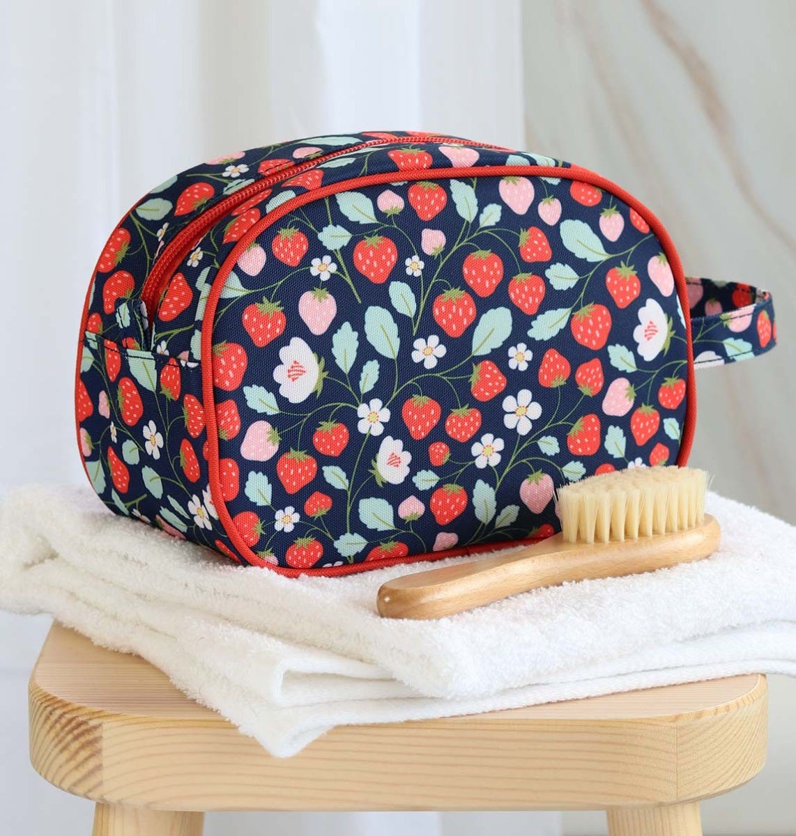 Trousse de toilette enfant - Fraises