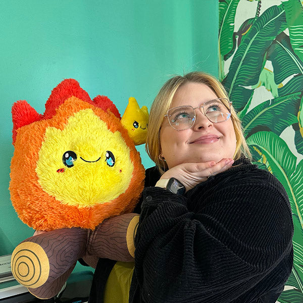Peluche Squishable – Feu de Camp