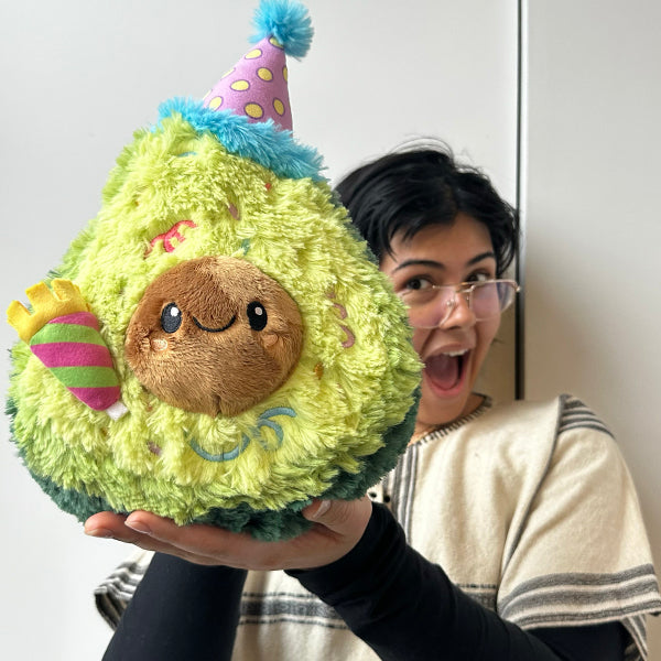 Peluche Comfort Food – Avocat Anniversaire