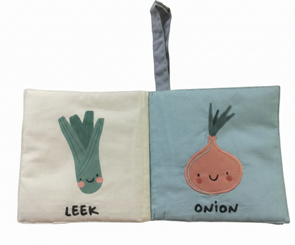 Livre en tissu sensoriel avec effet de froissement Veggie Pals
