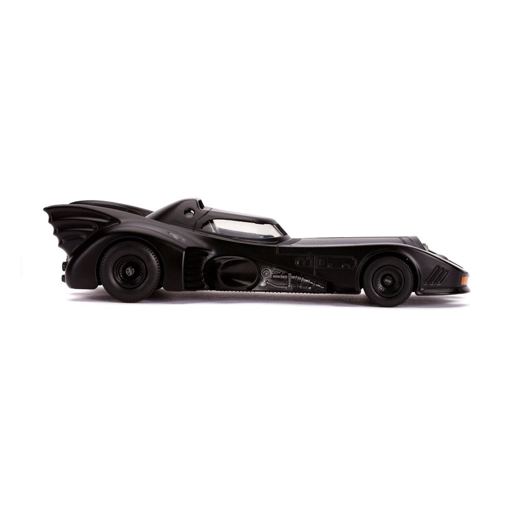 Batmobile and Batman 1:32 