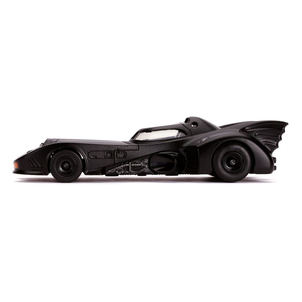Batmobile and Batman 1:32 
