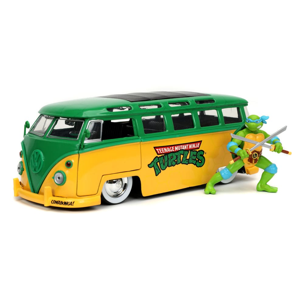 Leonardo met een VW-busje uit 1962. 
