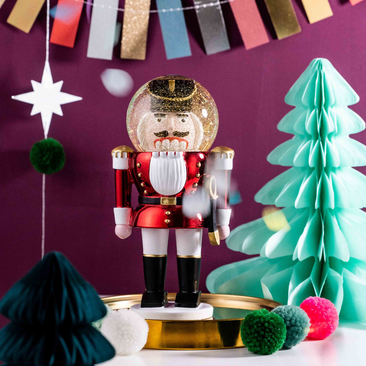 Red Giant Nutcracker Snowgrow
