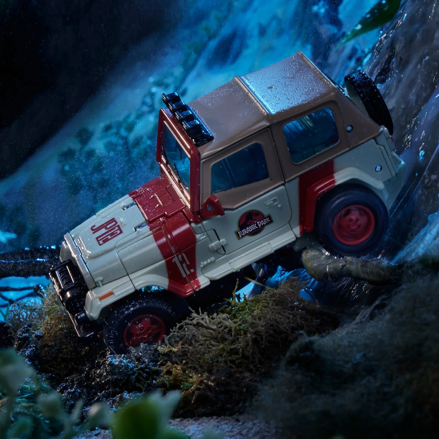 Transformers x Jurassic Park - Dilophocon &amp; Autobot JP12